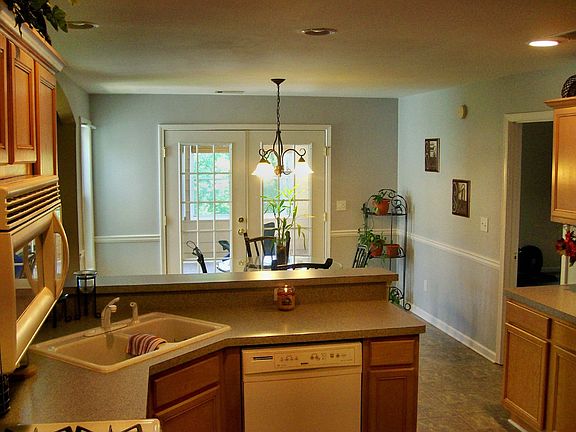 Open to the Breakfast room