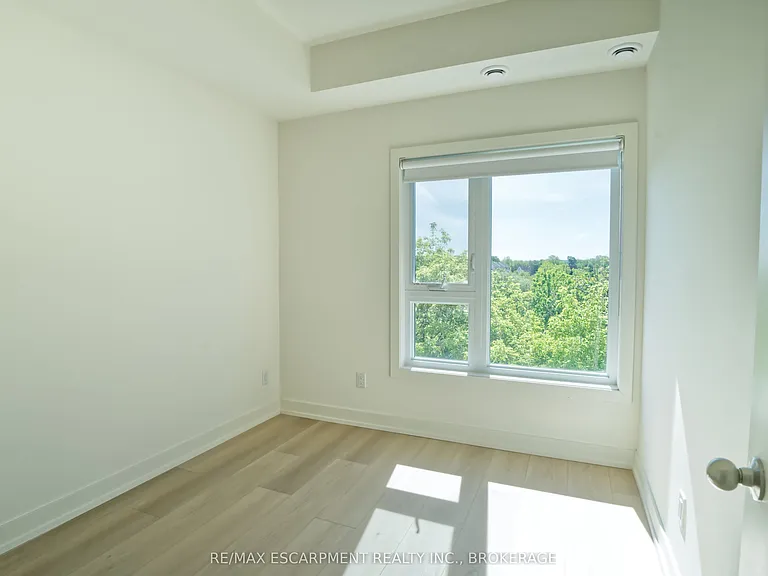 16 Melbourne Ave #308C — Photo 8