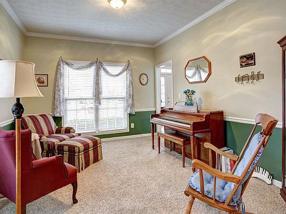 4th image of 2505 Lake Commons Ct