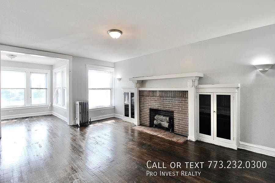 1st image of 4550 S King Dr APT 1