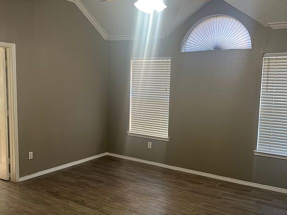 5th image of 1909 Parkdale Dr