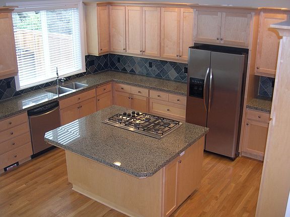 Large Kitchen w/ Stainless Steel Appliances