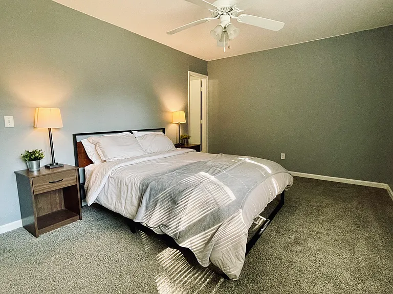 4225 Baylor St — Photo 10