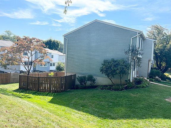 3rd image of 2821 Middleboro Dr