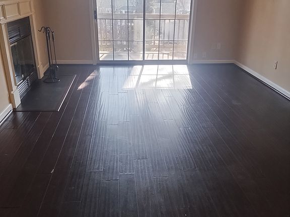 4th image of 221 Lantana Ln #B