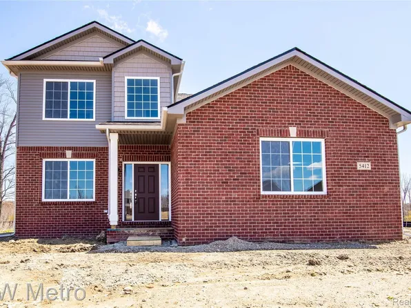 14 Parker Ln, Ortonville, MI 48462