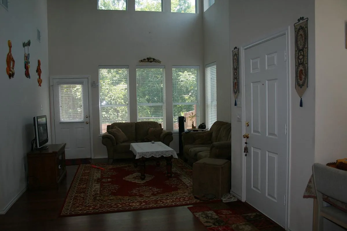 living - 2917 Muirfield Dr