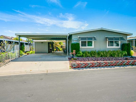 2nd image of 14 Poinsettia Gardens Dr #14