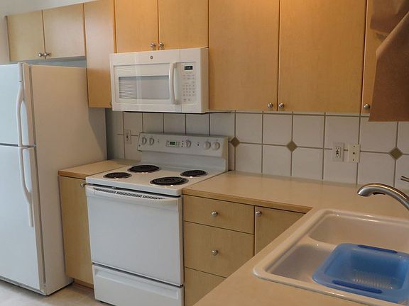 3rd image of 2680 139th Ave SE #88