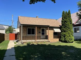 3424 W Kinnickinnic River Pkwy, Milwaukee, WI 53215