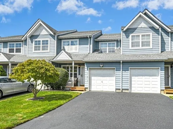 71 Pleasantview Drive #-, Central Islip, NY 11722