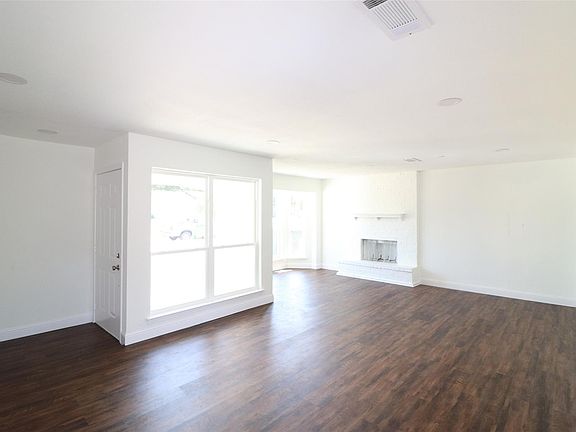 5th image of 1701 Running River Rd