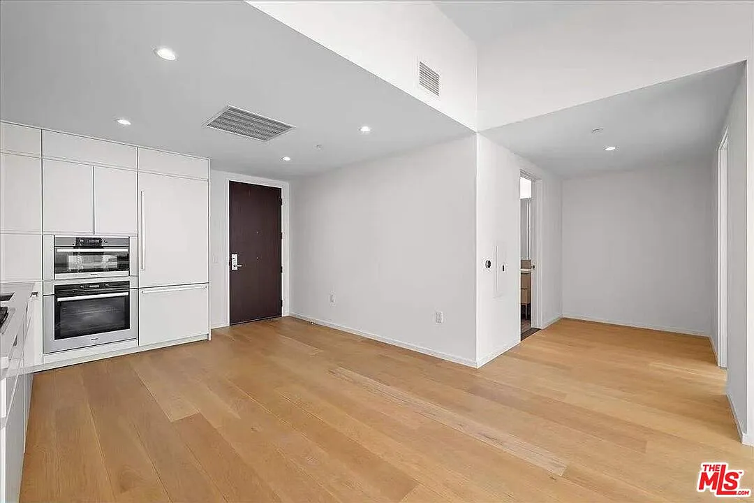 1 bed, 1.0 bath, 870 sqft, $2,995 — Photo 3