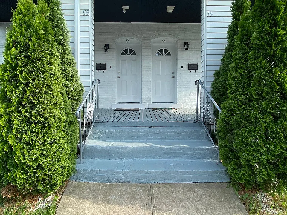 53 Connecticut Ave #1