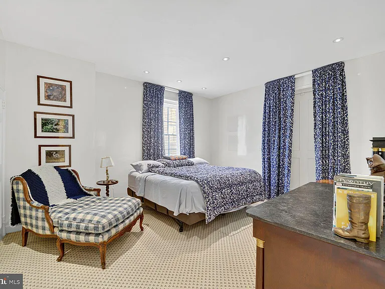 2310 Kalorama Rd NW — Photo 26