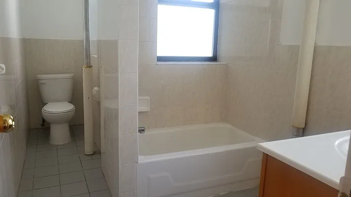 Rented by NYLA Realty | media 14