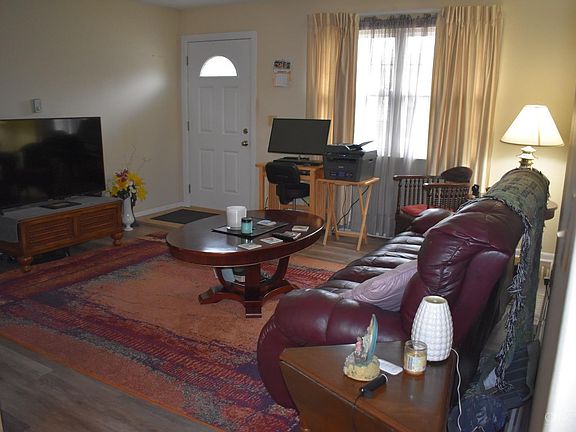 4th image of 1150 Southridge Ave