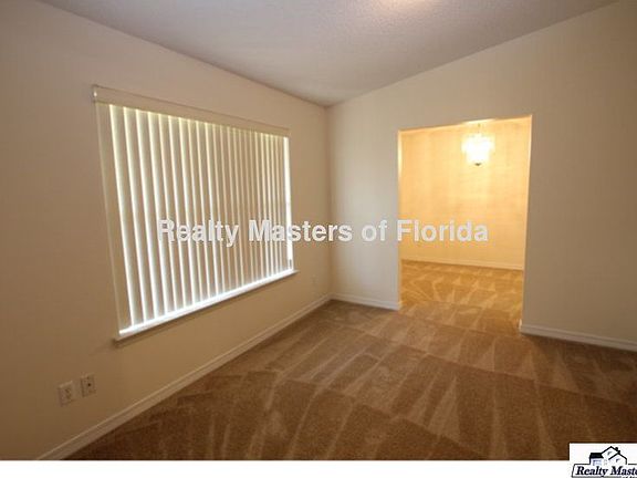 3rd image of 812 Maple Woods Cir