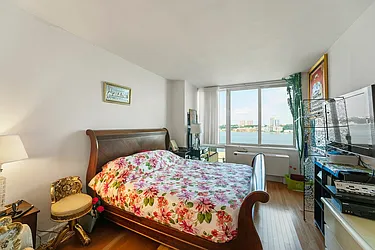 Sold by Sumitomo Real Estate Sales