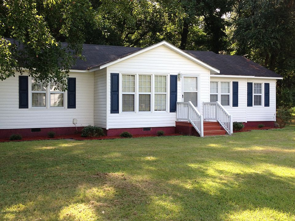 country setting, large yard 