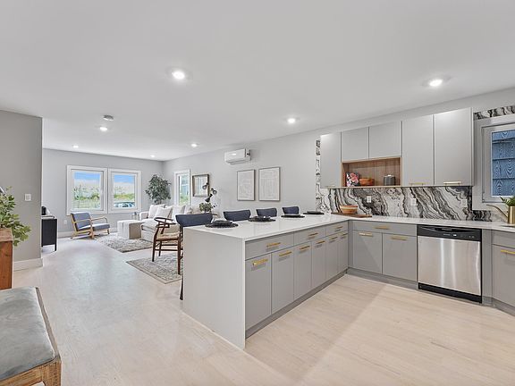 4th image of 22 Perrine Ave #1
