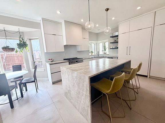 2nd image of 2408 Arbor Trl