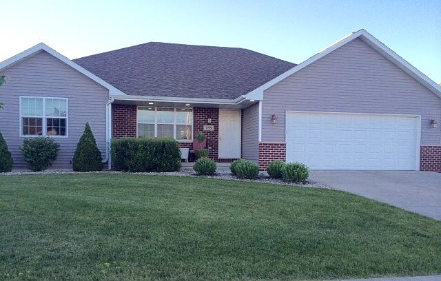 1st image of 733 N Melcorn Cir