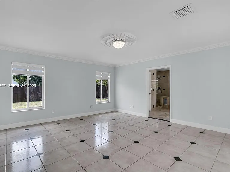 18370 SW 212th St — Photo 15