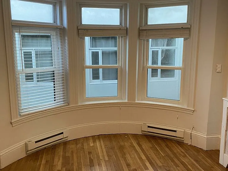 49 Westland Ave #18R — Photo 2