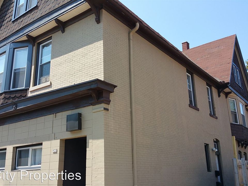 1st image of 922 E Wright St Rear 02