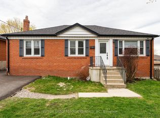 21 Deevale Rd, Toronto, ON M3M1Z2