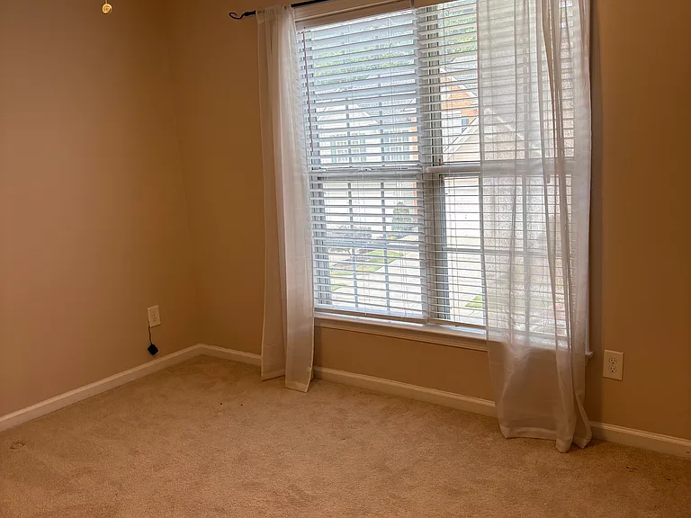 226 Regent Sq — Photo 14