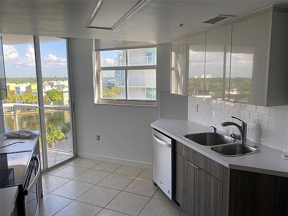 4th image of 5880 Collins Ave APT 807