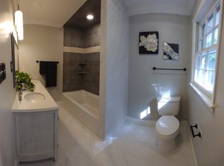 300 Azalea Dr, Gadsden, AL 35901