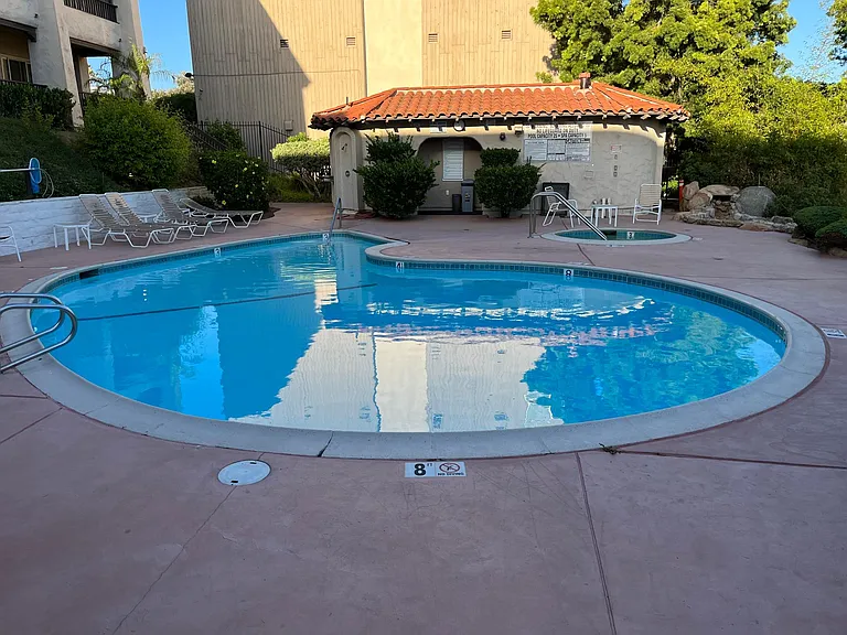 2530 Clairemont Dr #302 — Photo 12