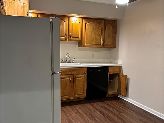 Large kitchen with all the appliances included