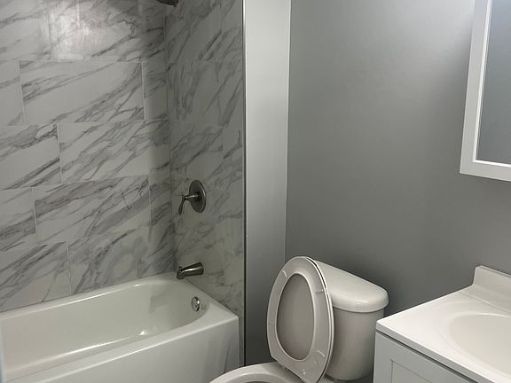 5th image of 442 N Park Ave #1