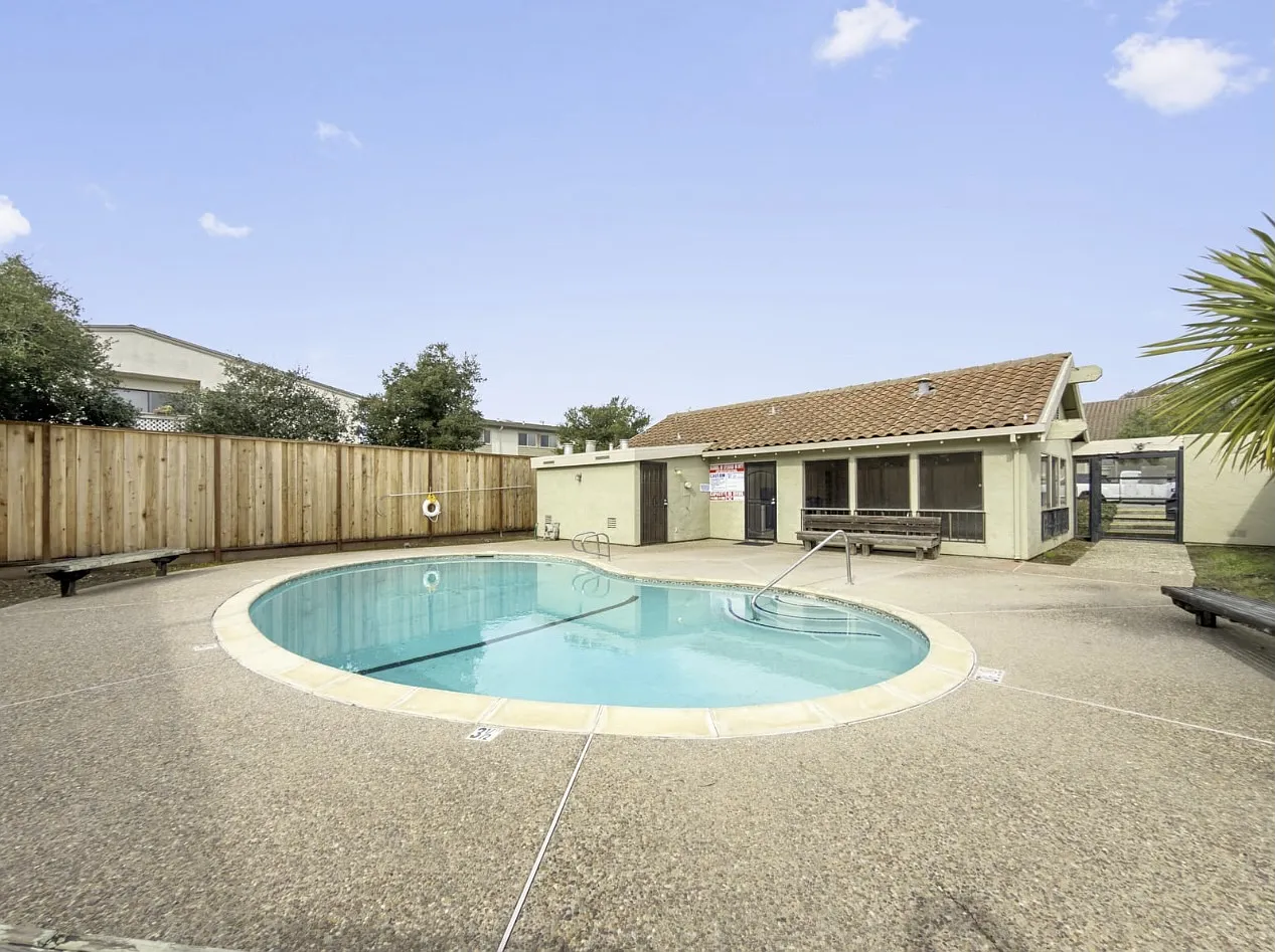 2 bed, 1039 sqft, $3,195 — Photo 3
