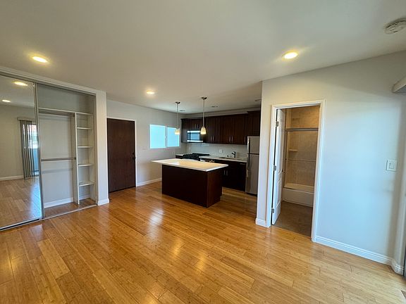 4th image of 5567 Inglewood Blvd #19