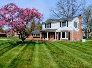 8161 Twilight Dr, Brighton, MI 48116