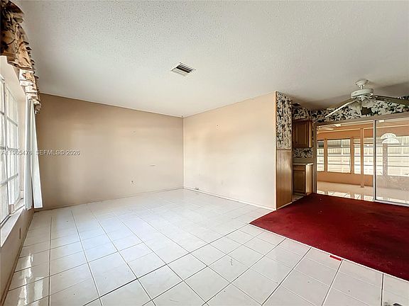 2nd image of 310 SE Calmoso Dr