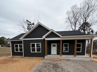 615 Oakleigh Ave, Appomattox, VA 24522