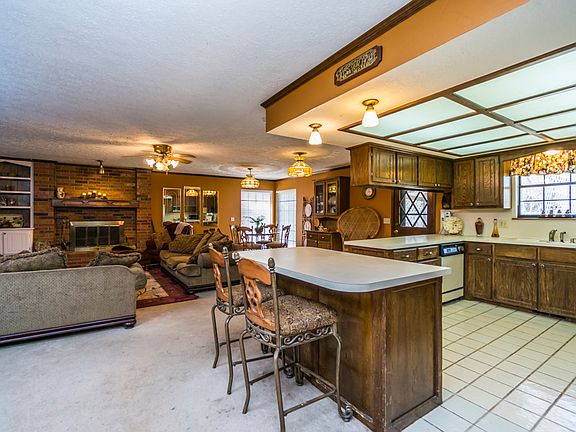 5th image of 8205 SW 36th St