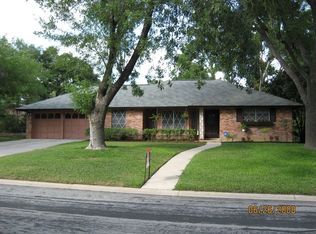 120 Twinleaf Ln, Castle Hills, TX 78213