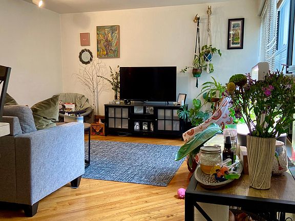 5th image of 3410 N Lake Shore Dr APT 6G
