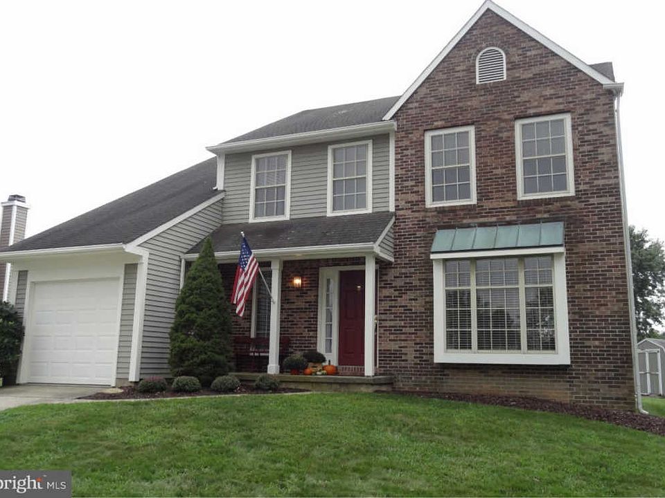 1st image of 135 S Kingscroft Dr