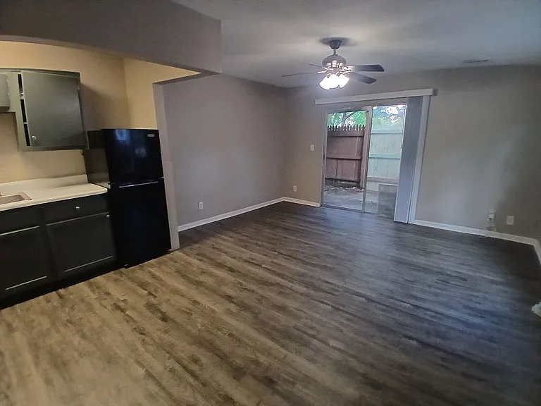 8828 N. Main — Photo 1
