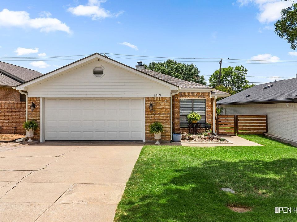 1st image of 1513 Carol Ln
