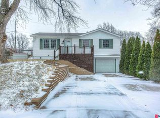 9006 Ontario Cir, Omaha, NE 68124