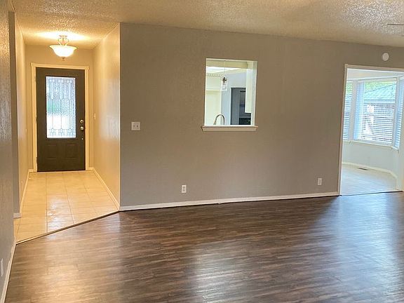 4th image of 2805 Summerfield Dr